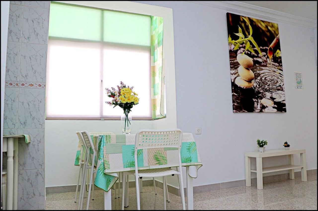 Apartamento Ceuta 49 Apartment โกนิล เด ลาฟรอนเตรา ภายนอก รูปภาพ