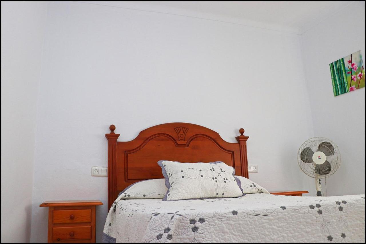 Apartamento Ceuta 49 Apartment โกนิล เด ลาฟรอนเตรา ภายนอก รูปภาพ